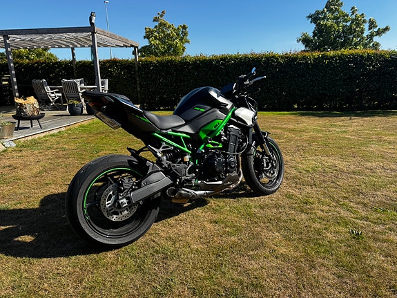 Kawasaki Z900 35kw 2 of 4