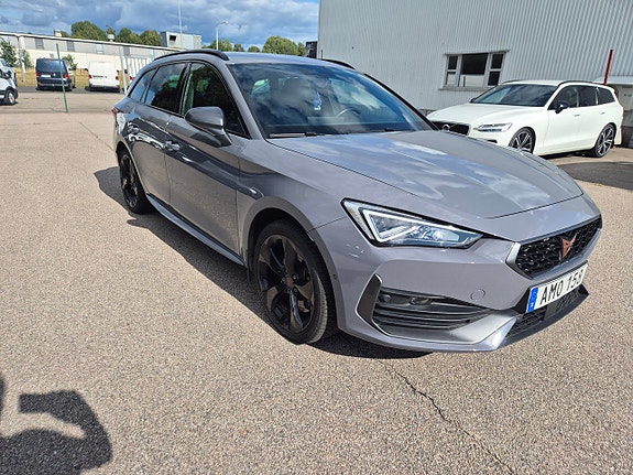 Cupra Leon 2 of 5