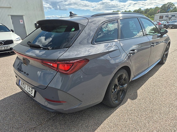 Cupra Leon 3 of 5