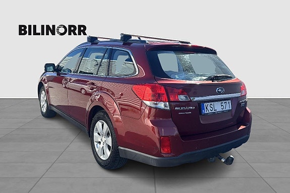 Subaru Outback 2 of 5