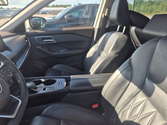 Nissan X-Trail 4 of 5