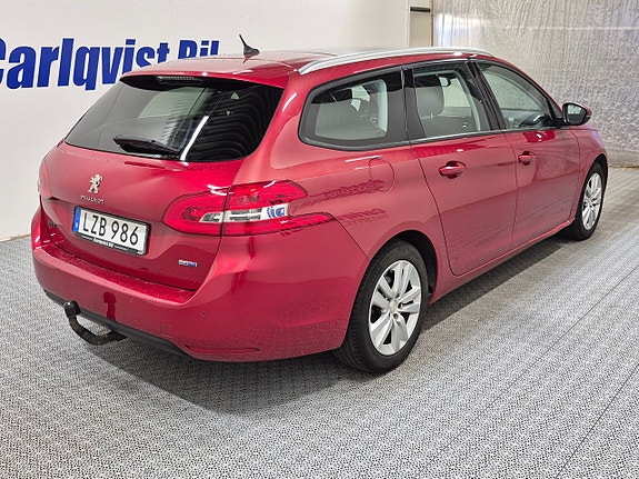 Peugeot 308 4 of 9
