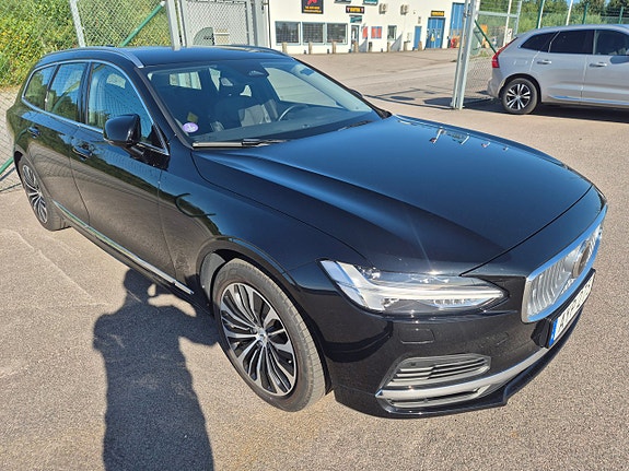 Volvo V90 2 of 5