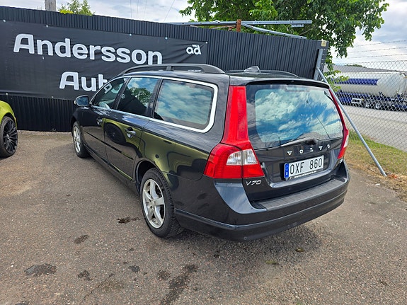 Volvo V70 4 of 5