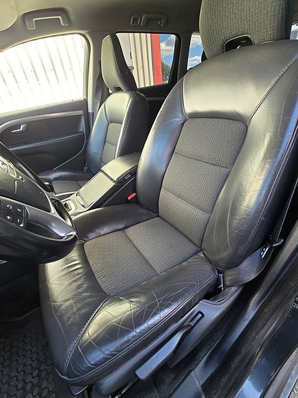 Volvo V70 8 of 12