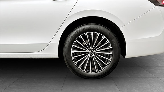 Volkswagen Passat 6 of 19