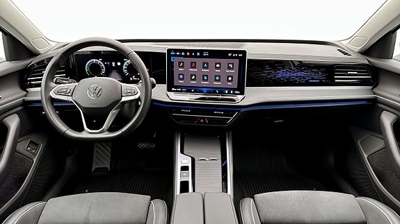Volkswagen Passat 10 of 19