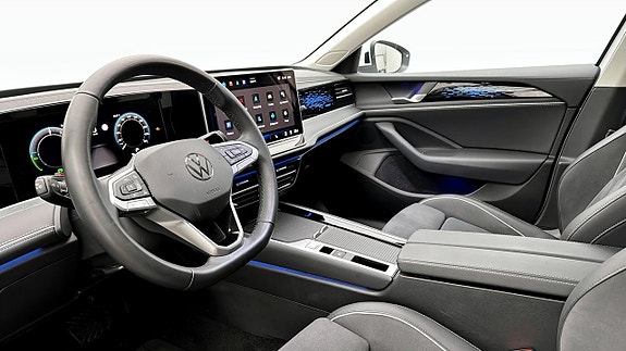 Volkswagen Passat 7 of 19