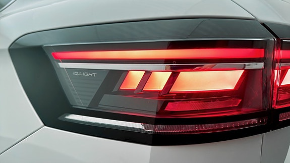Volkswagen Passat 19 of 19