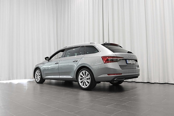 Skoda Superb 3 of 5