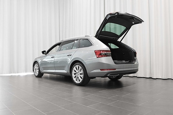Skoda Superb 4 of 5