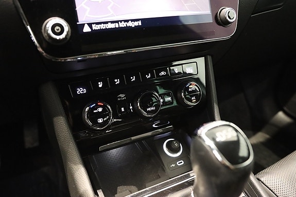 Skoda Superb 22 of 27