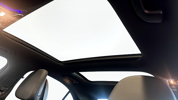Mercedes-Benz C300 e 9 of 23