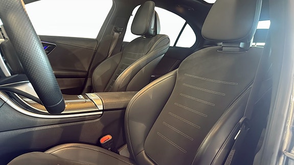 Mercedes-Benz C300 e 8 of 23