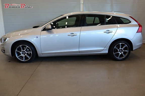 Volvo V60 2 of 19