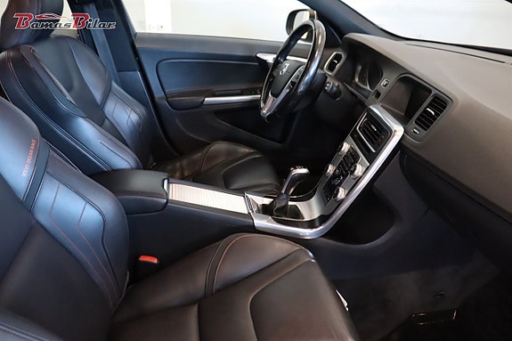 Volvo V60 17 of 19