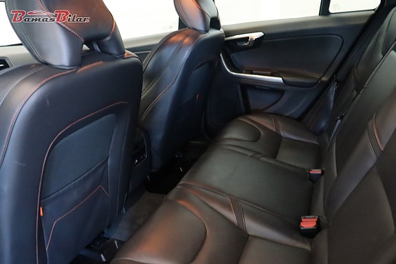 Volvo V60 13 of 19