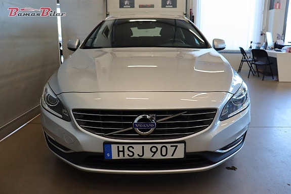 Volvo V60 8 of 19