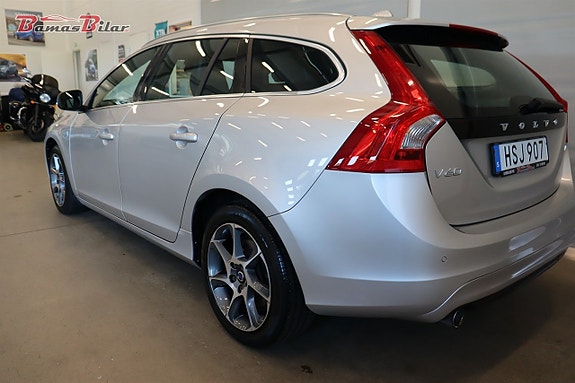 Volvo V60 3 of 19