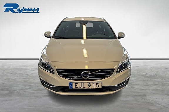 Volvo V60 6 of 16