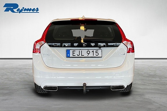 Volvo V60 4 of 16