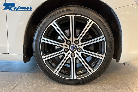 Volvo V60 15 of 16