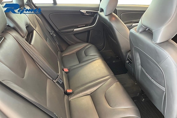 Volvo V60 13 of 16