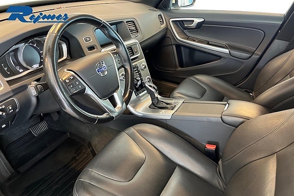 Volvo V60 10 of 16