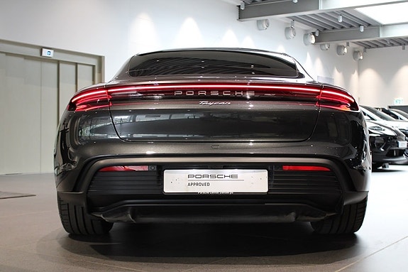 Porsche Taycan 5 of 5