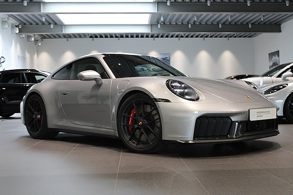 Porsche 911 Carrera 4 GTS