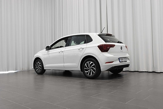 Volkswagen Polo 3 of 5
