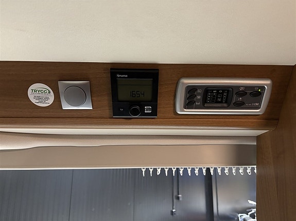 VANTourer 600 Långbäddar Automat/Dieselvärmare/Inverter/Offgrid 19 of 27