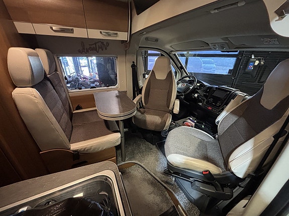 VANTourer 600 Långbäddar Automat/Dieselvärmare/Inverter/Offgrid 8 of 27