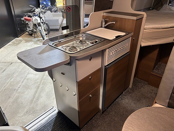 VANTourer 600 Långbäddar Automat/Dieselvärmare/Inverter/Offgrid 9 of 27