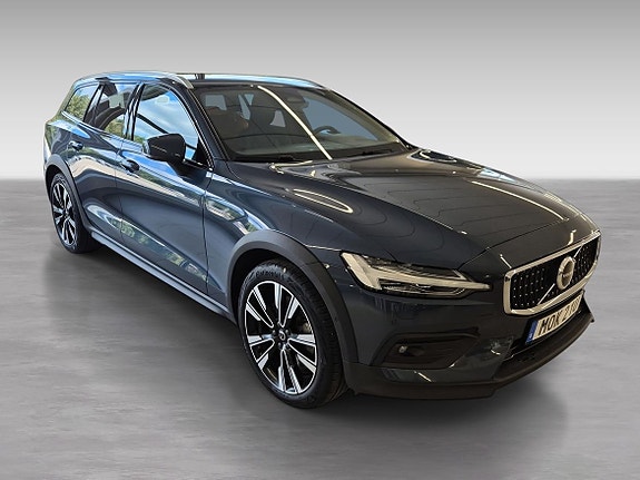 Volvo V60 Cross Country 3 of 7