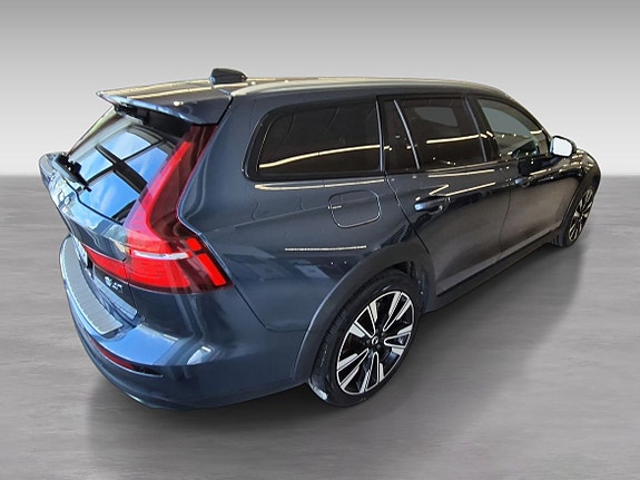 Volvo V60 Cross Country 4 of 7