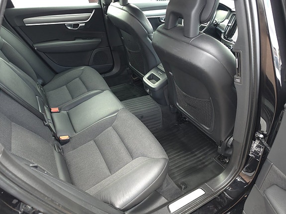 Volvo V90 10 of 13
