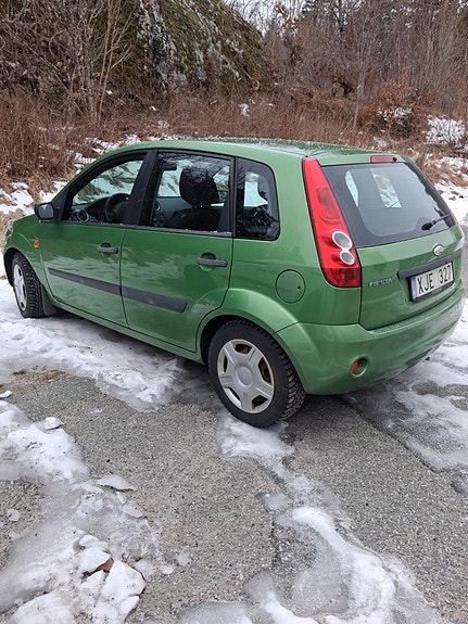 Ford Fiesta 2 of 2