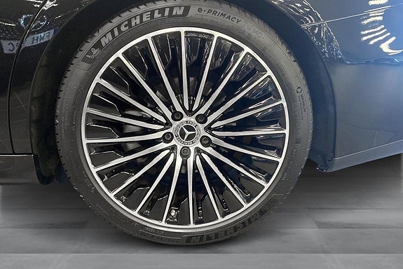 Mercedes-Benz E220 d 15 of 15