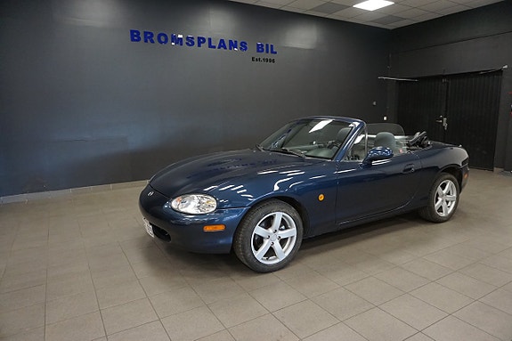 Mazda MX-5 2 of 5