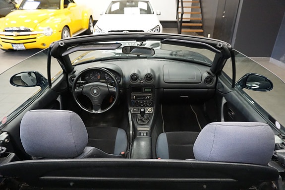 Mazda MX-5 8 of 18