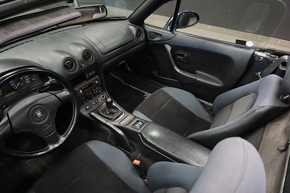 Mazda MX-5 9 of 18