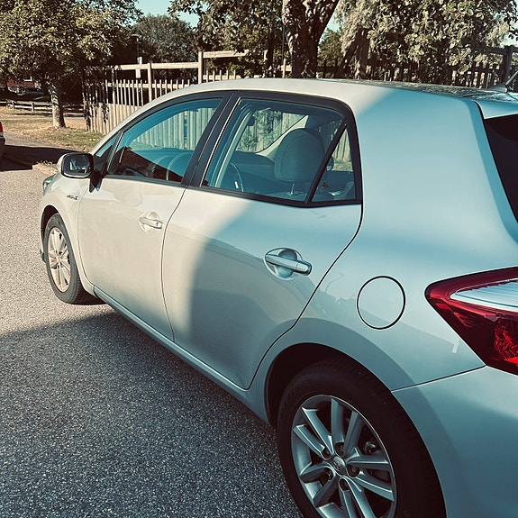 Toyota Auris 3 of 6