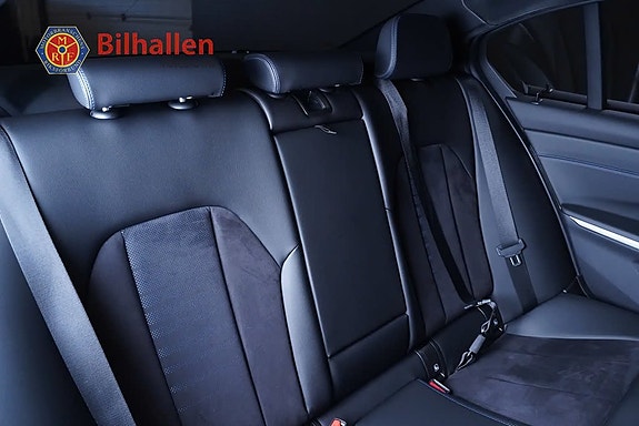 BMW 330e 16 of 19