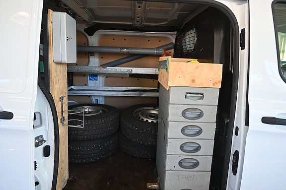 Ford Transit Custom 10 of 18