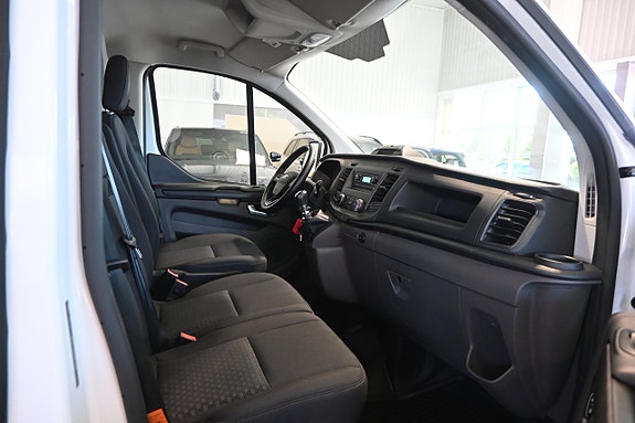 Ford Transit Custom 9 of 18