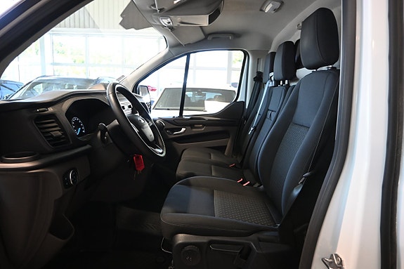 Ford Transit Custom 7 of 18