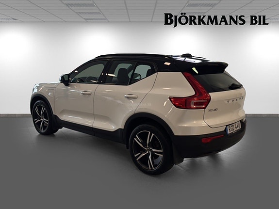 Volvo XC40 6 of 15