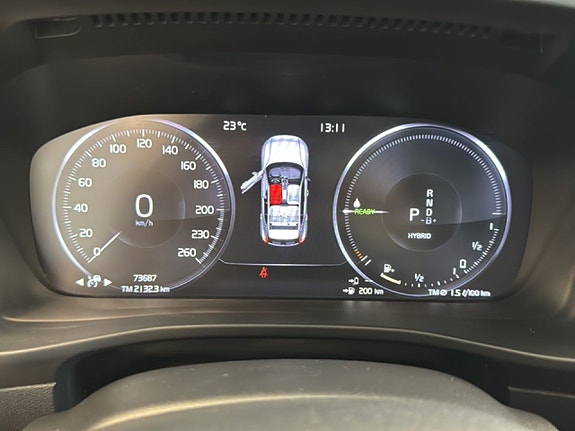 Volvo XC40 10 of 15
