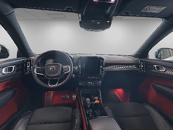 Volvo XC40 7 of 15